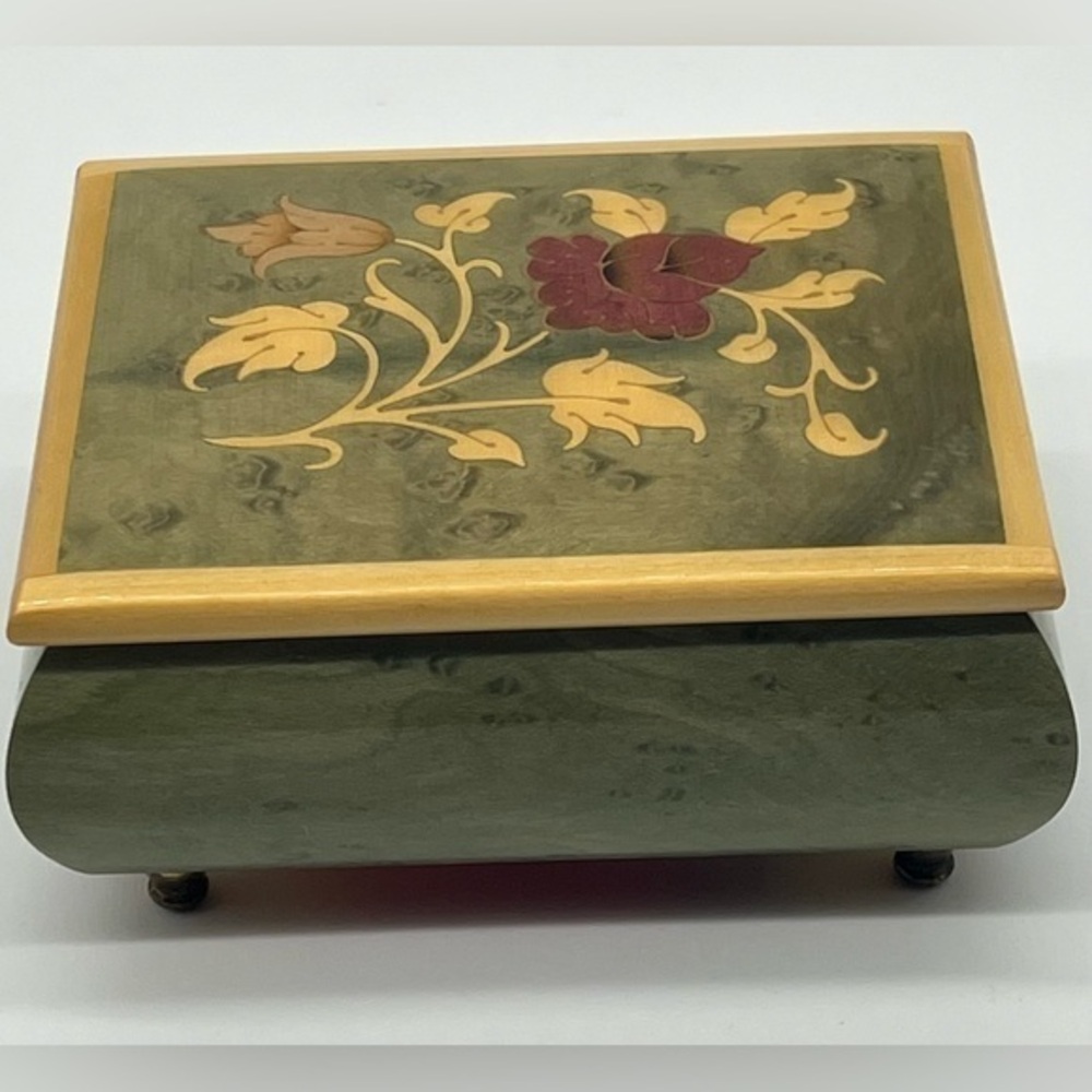 San Francisco Music Box Co. Green Rare Vintage Wood Inlay Swiss made by Reuge